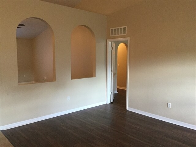 Building Photo - 1608 Hoofprint Court