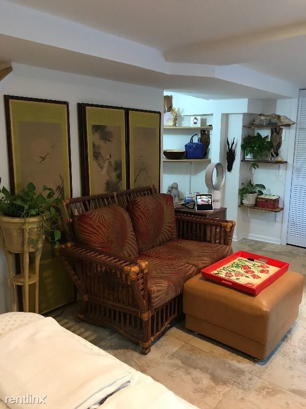 Foto del edificio - Studio, 1 bath House - 4504 Jones Bridge Road