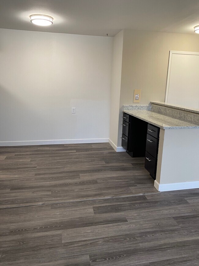 Cedar Plaza Apartments Apartments in Cedarburg, WI