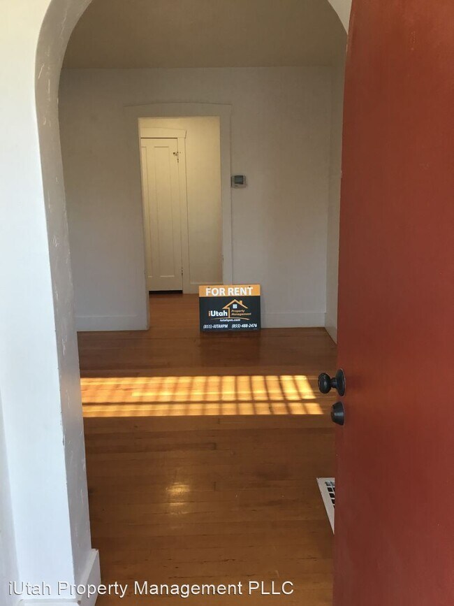 Foto del edificio - 3 br, 2 bath House - 146 East 200