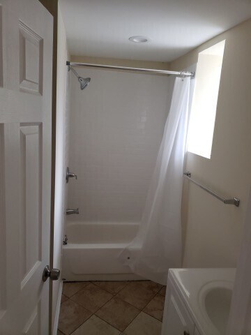 Foto del edificio - 2300 S Ridgeway Ave