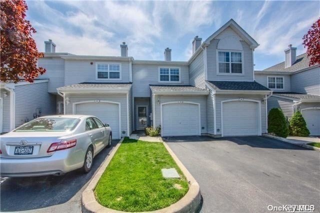 Primary Photo - 152 Windward Ct N