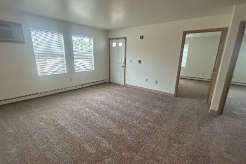 5613 #8 Sala de estar - Otter Creek Apartments
