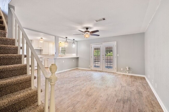 Foto del edificio - 5504 Coventry Ln