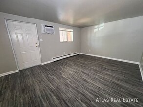 Building Photo - 829 E San Miguel St