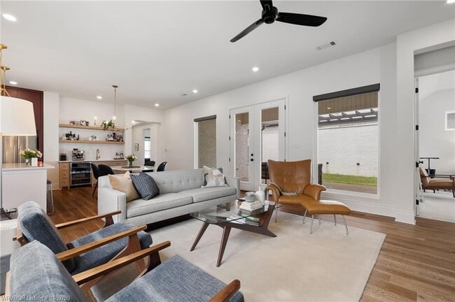 Foto del edificio - 9101 Birkshire Pl