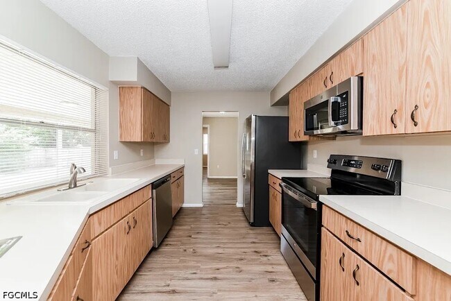 Building Photo - 4829 Montevista Dr