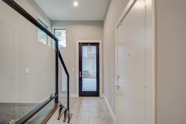 Building Photo - 3217 Garrow St