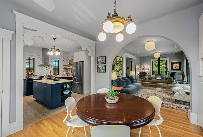 Building Photo - 7541 Seward Park Ave S