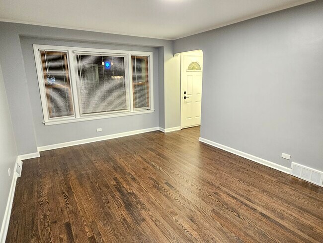 Sala de estar - 5518 N Major Ave