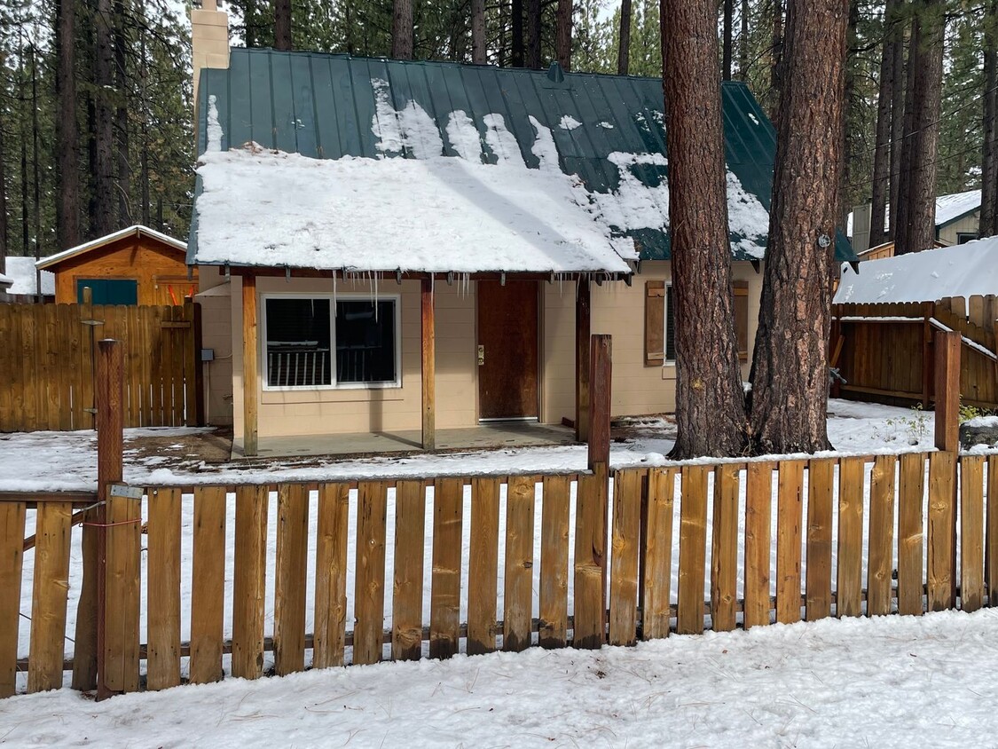 Foto principal - Upgraded and Cozy Al Tahoe Cabin - long te...