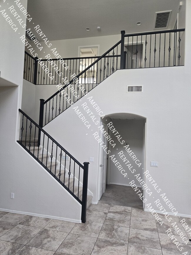 Building Photo - 44388 W Oster Dr