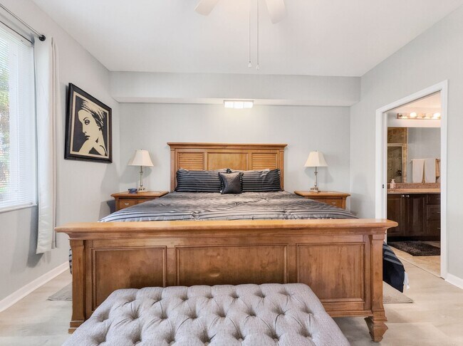 Foto del edificio - Beautifully furnished 2BR/2BA first-floor condo