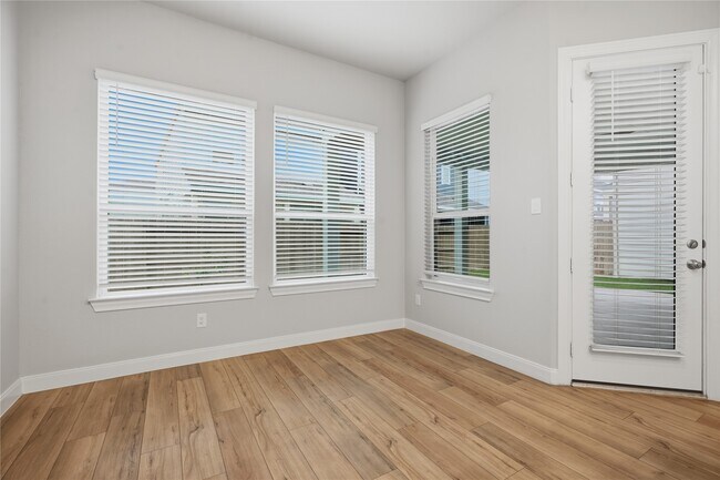 Foto del edificio - 719 Sandy Bay Ln