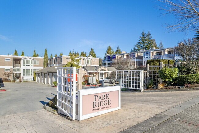 Foto del edificio - 702 Kirkland Way