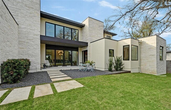 Foto del edificio - 308 Briarwood Trail