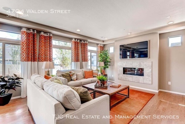 Building Photo - Green Valley Ranch MODEL Home for Rent!