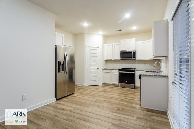 Building Photo - 5418 Bluebell Cir