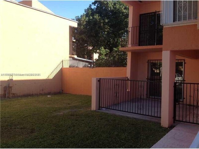 Foto del edificio - 2415 NW 11th St