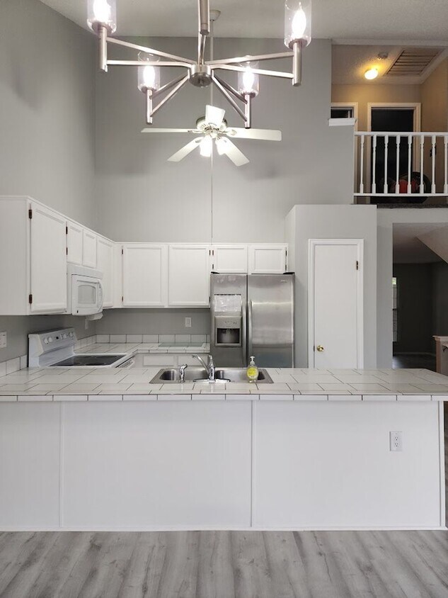Foto principal - Long Realty & Property Management - Fully ...