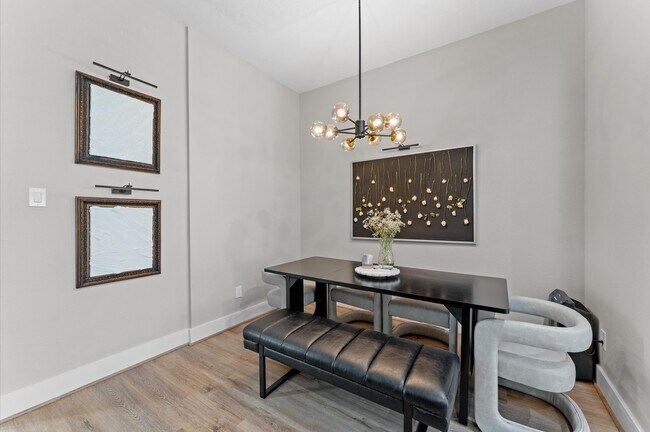 Foto del edificio - 6904 Covington Dr