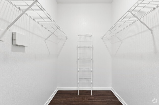 2BR, 2BA - 1,1872SF - Closet - The Remington