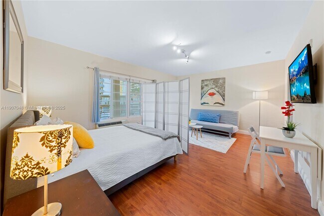 Building Photo - 1241 14th St