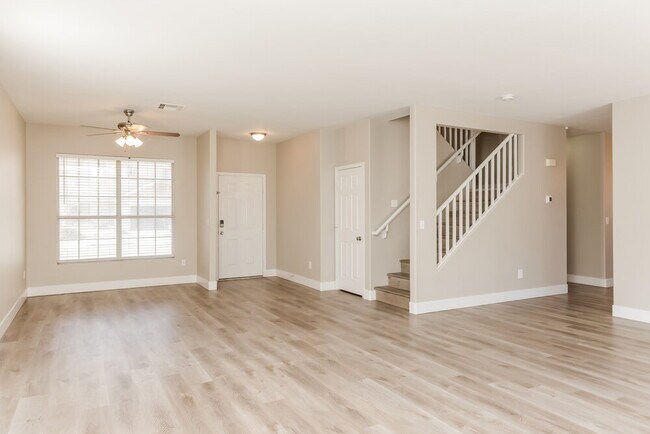 Foto del edificio - 7000 Magic Window Ave