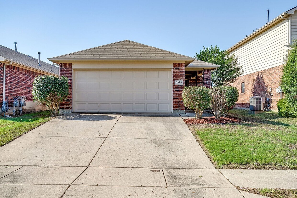 Primary Photo - Amazing Rental Home- 3 Bed, 2 Bath Home in...