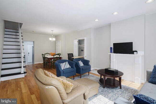 Building Photo - 756 Martin St