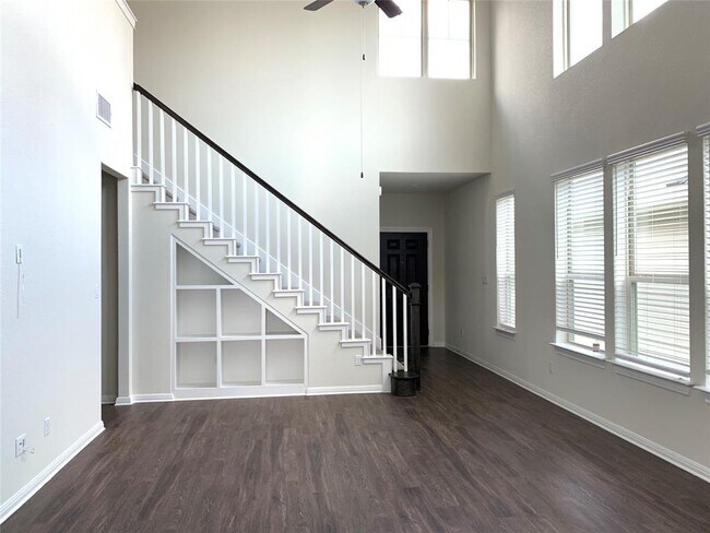 Foto del edificio - 15915 Cessida St