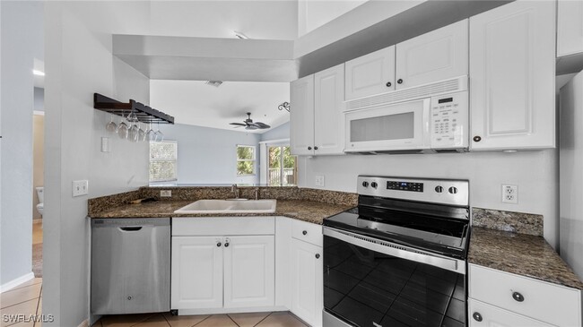 Building Photo - 12161 Summergate Cir