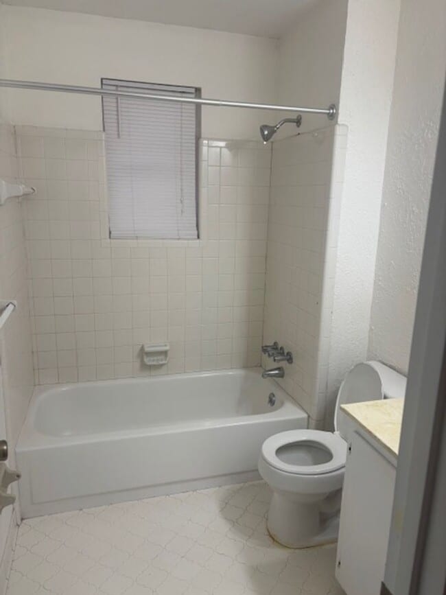 Building Photo - Let us welcome you home! Now available to rent!