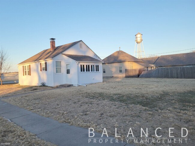 Building Photo - 2 br, 1 bath House - 321 W Railroad St