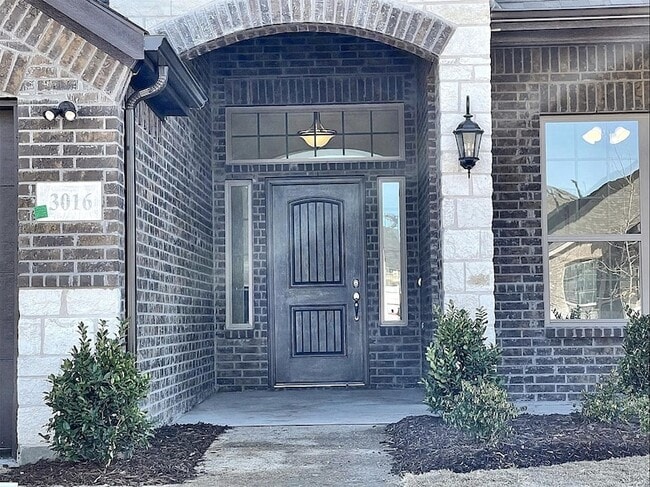 Building Photo - 3016 Bobcat Dr