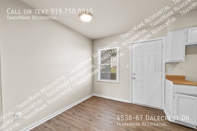 Foto del edificio - Move In Ready In Charlotte Camp North End