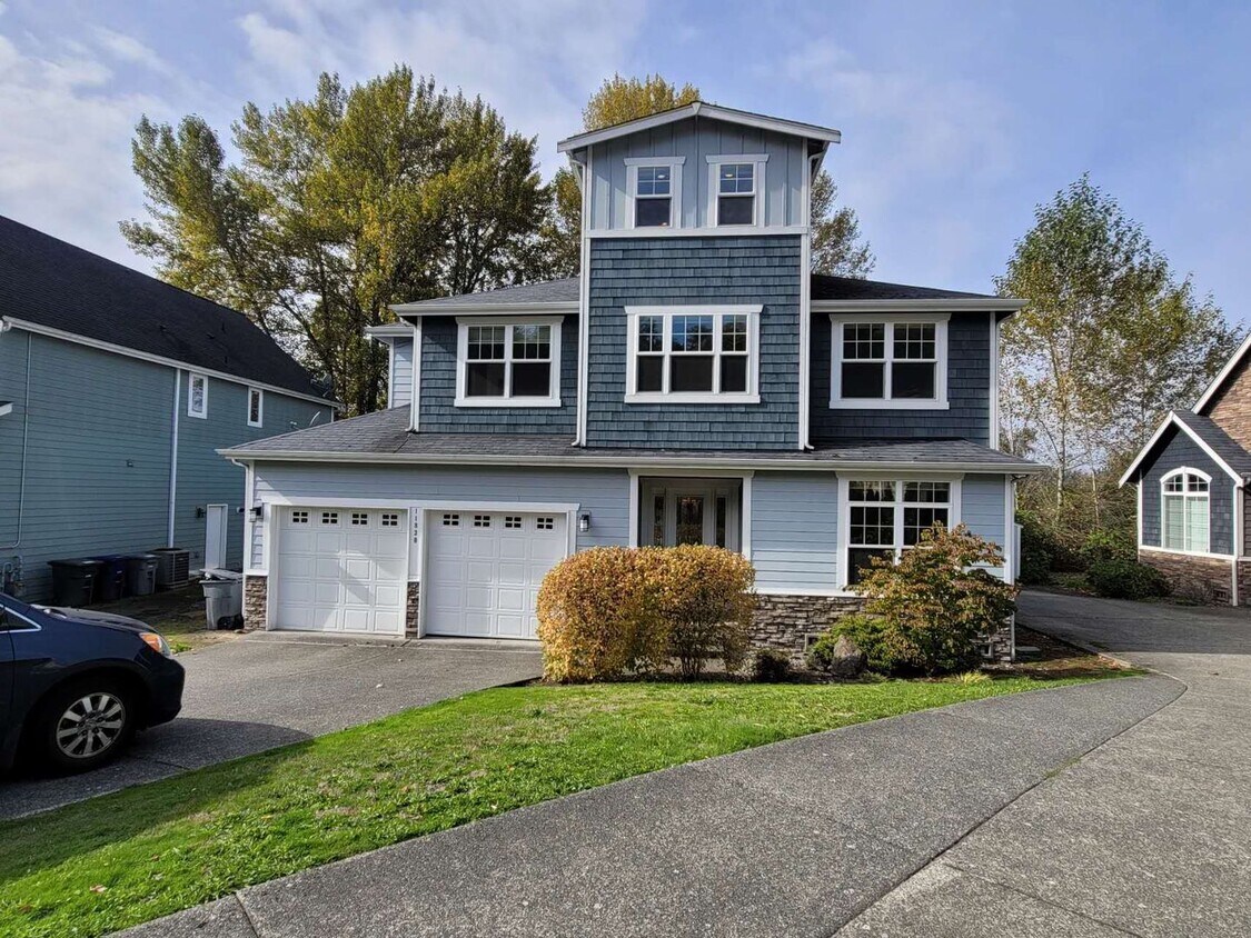 Primary Photo - Beautiful, Newport area home!