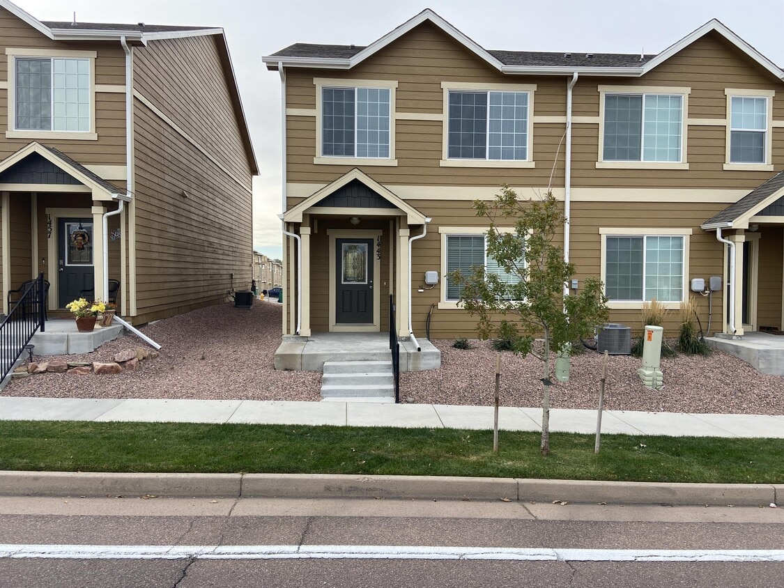 1 Monterey Rd, Colorado Springs, CO 80910 Townhouse for Rent in