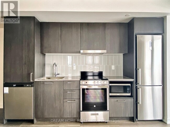 Building Photo - 195 Commerce St