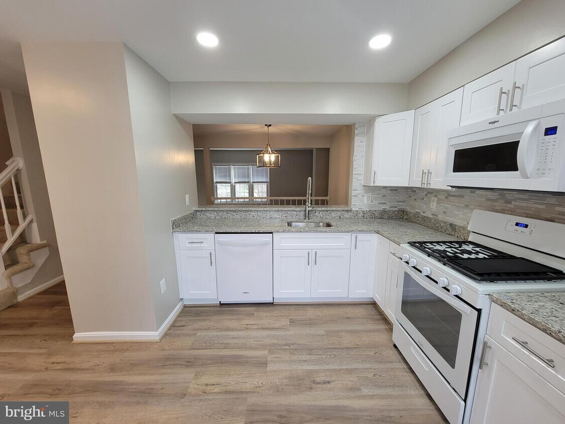 Primary Photo - 4733 Gainsborough Dr