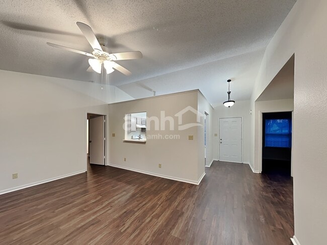 Building Photo - 4020 Willow Court