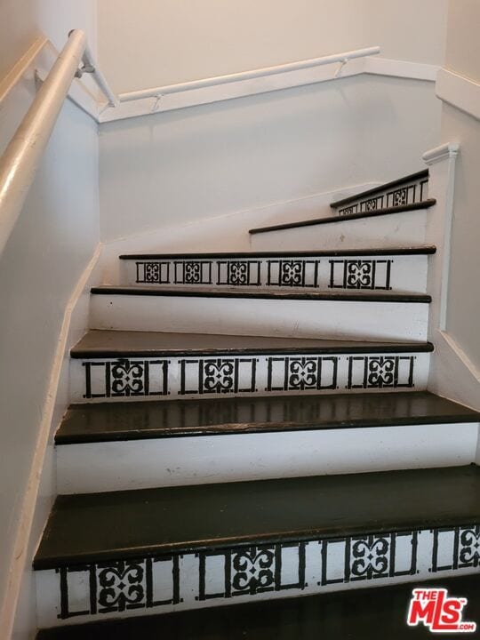 Foto del edificio - 5405 Russell Ave