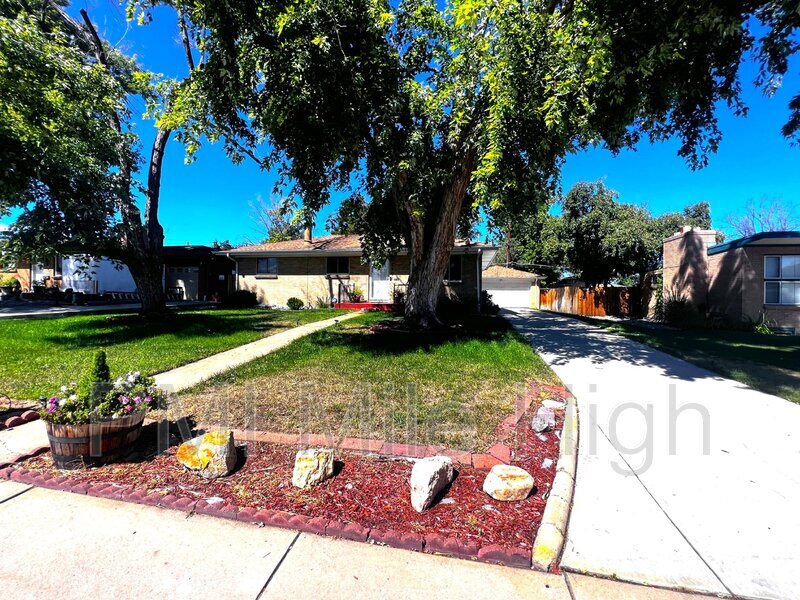 Primary Photo - 2901 Cottonwood Dr