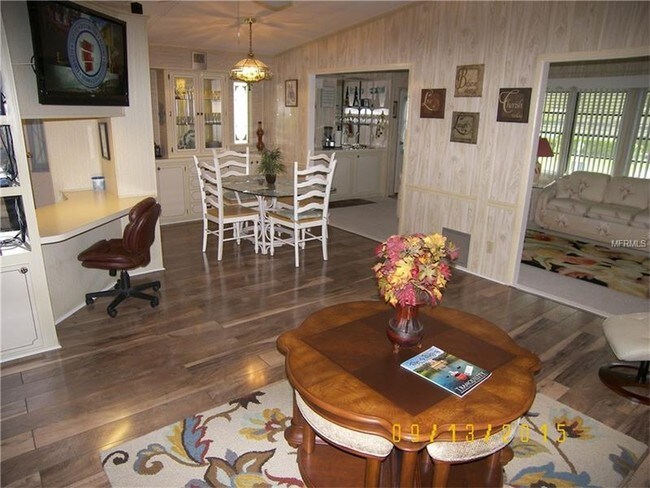 Foto del edificio - 902 E Bowman St