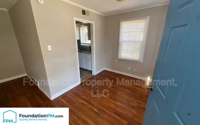 Building Photo - 125 Eastview Dr