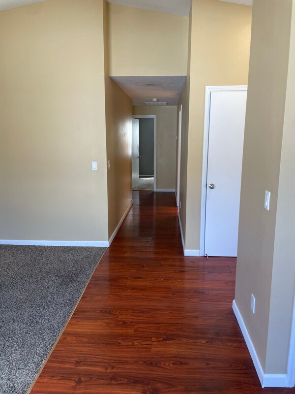 Foto del edificio - 15619 NE Hickory St