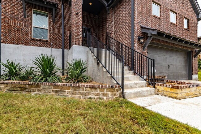 Building Photo - 423 Sundance Way