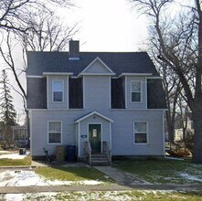 Building Photo - 902 E Kemp Ave