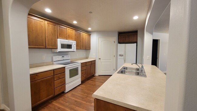 Kitchen with walk-in pantry - 1261 W Dallin Dr.