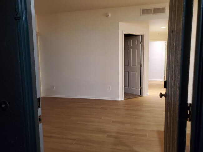 Foto del edificio - ALVA RD - Ground Floor 2 Bd / 2 Ba Condo in Rancho Bernardo w/ 2 Parking & Resort-like Amenities